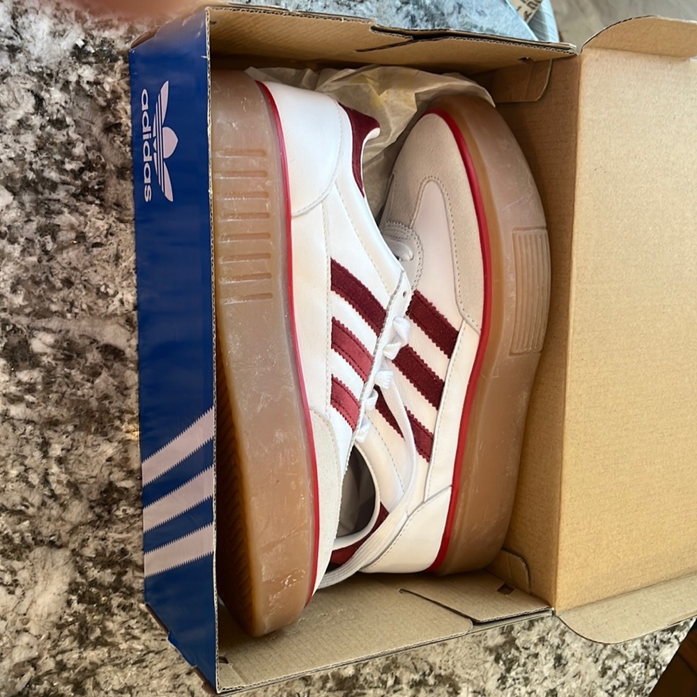 ADIDAS SLEEK SUPER 72s